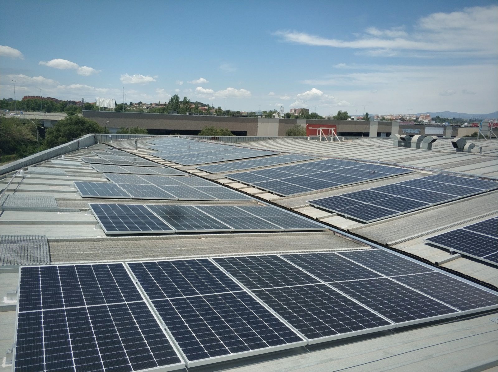 Cubierta comercial gran formato